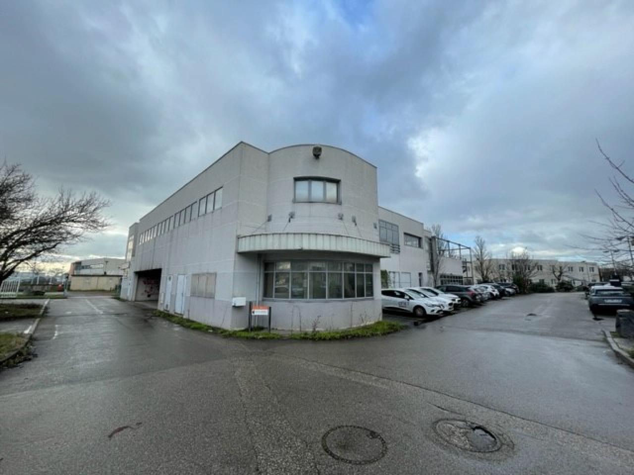 Bureau Bron 1000m² Vente bureau Bron Rhône OVBUR2310765 2